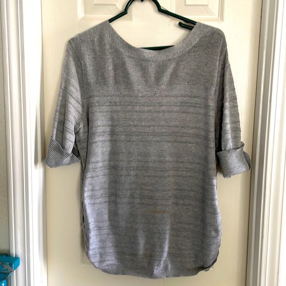 Grey short sleeve sweater - size xl